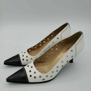 Stuart Weitzman Womens Pointed Toe pump  8 M